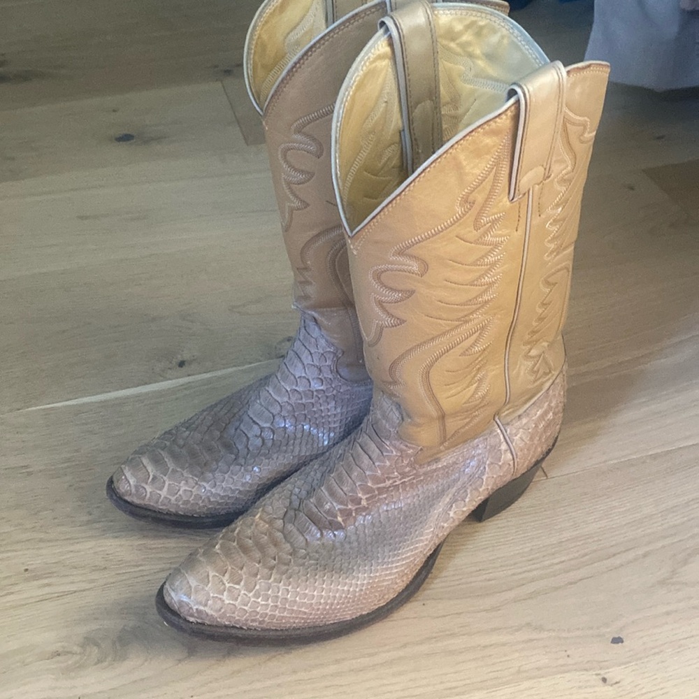 Justin Boots!!!